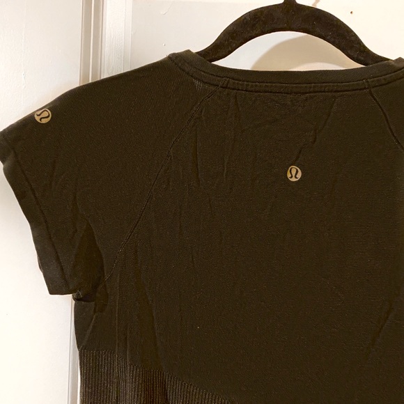 Lululemon Half sleeve iridescent top - Picture 3 of 3